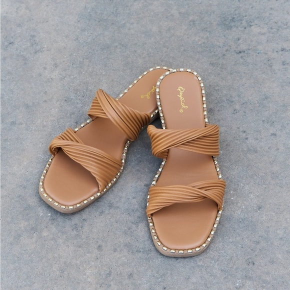 Qupid Summertime Fine Double Strap Twist Sandals Camel - Picture 1 of 6